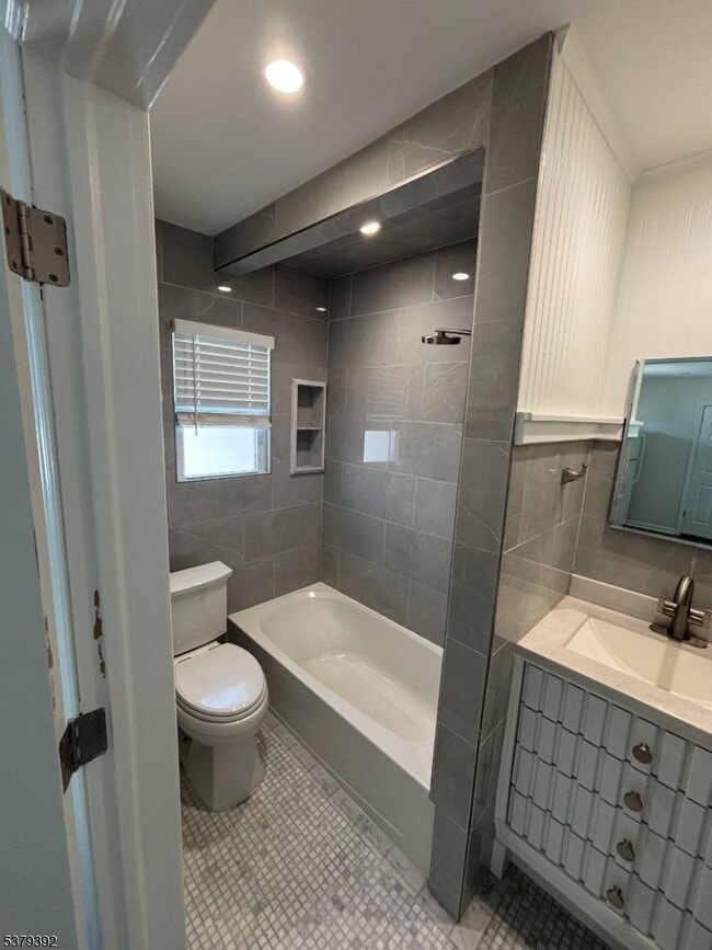 Building Photo - 43 Stager St