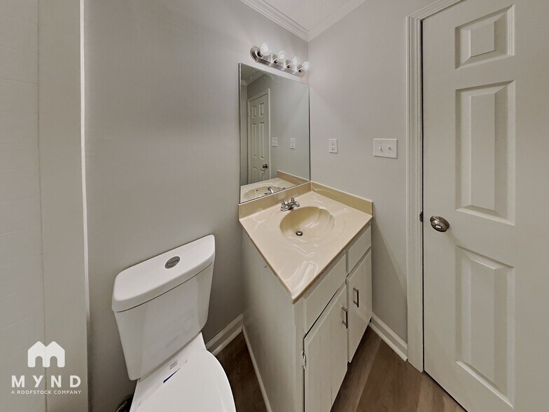 Building Photo - 4040 Lehi Dr