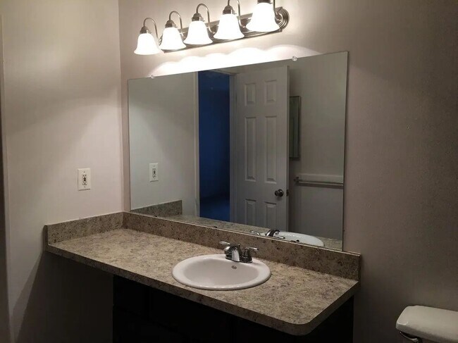 Building Photo - Auburn Hills, MI