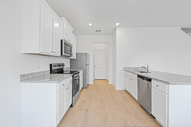 Building Photo - 14620 Wahlbergs Wy