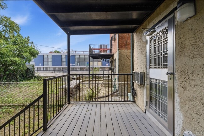 Building Photo - 59-17 Kissena Blvd