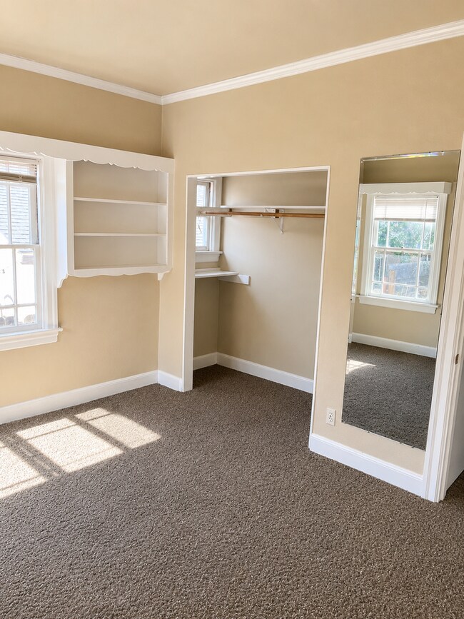 Building Photo - Available 6/25. Large 5 bed house, 5-minute walk to Cal Poly. 0.2 miles to campus, parking includ...