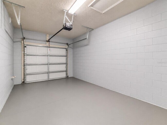 Building Photo - 8928 Adriatico Ln