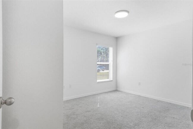 Building Photo - 18 Whetstone Ln