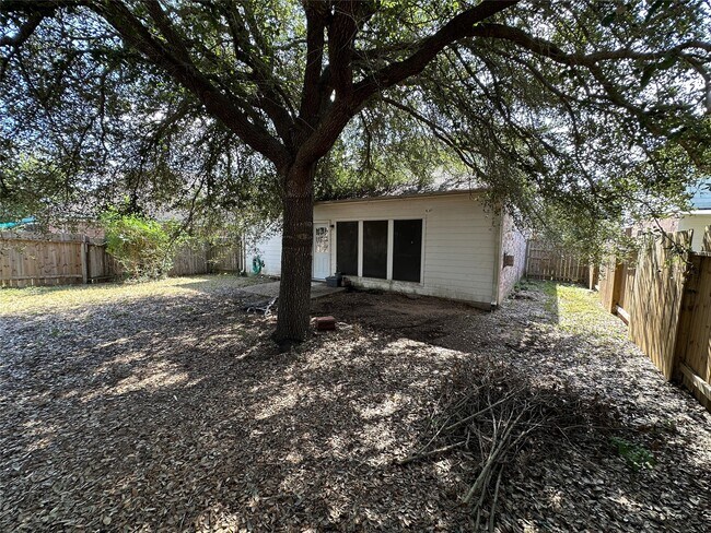 Building Photo - 19514 Brook Village Rd