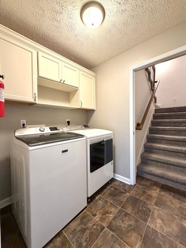 Building Photo - 1407 Scrub Oak Drive