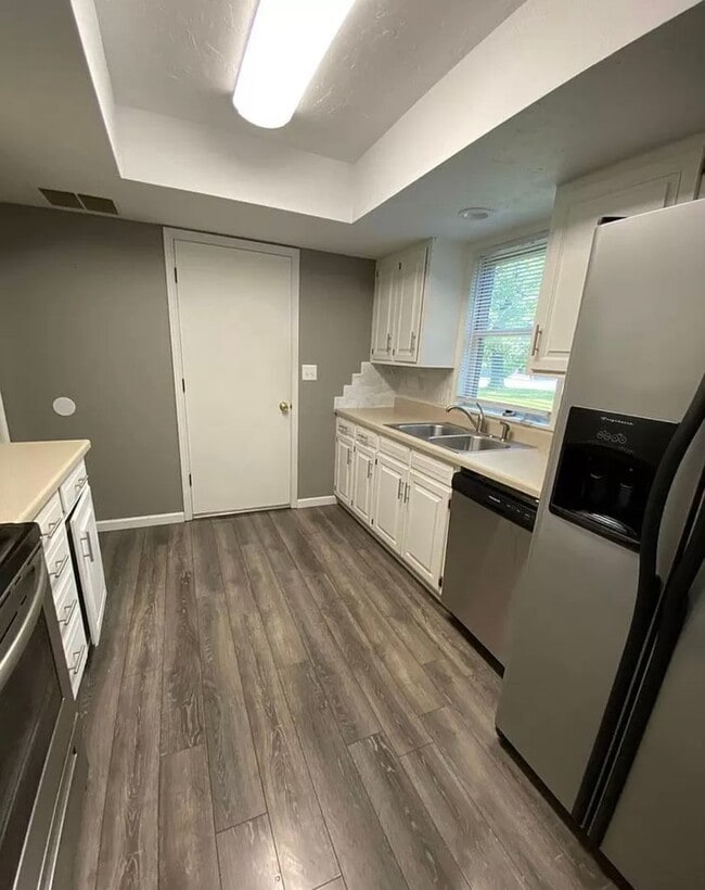 Building Photo - Lovely 3 bedroom, 2 bathroom house for ren...