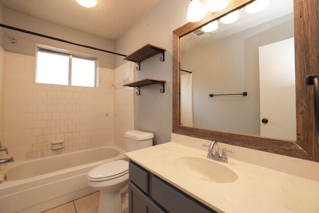 Building Photo - 4623 Whispering Rock Ln