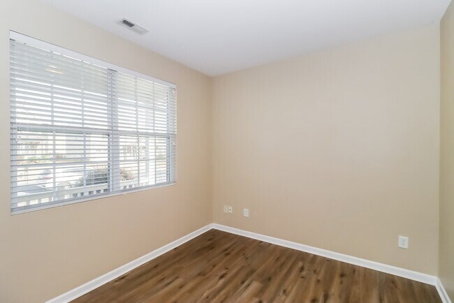 Building Photo - 1019 Yellow Bee Rd