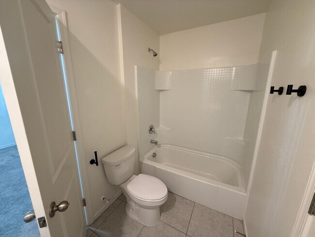 Building Photo - Spacious 5 bed 4.5 bath home in Florence, AZ!