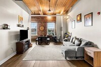 Building Photo - 130 John St