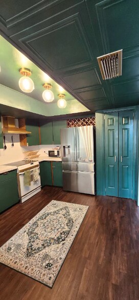 Building Photo - 1310 El Camino Real