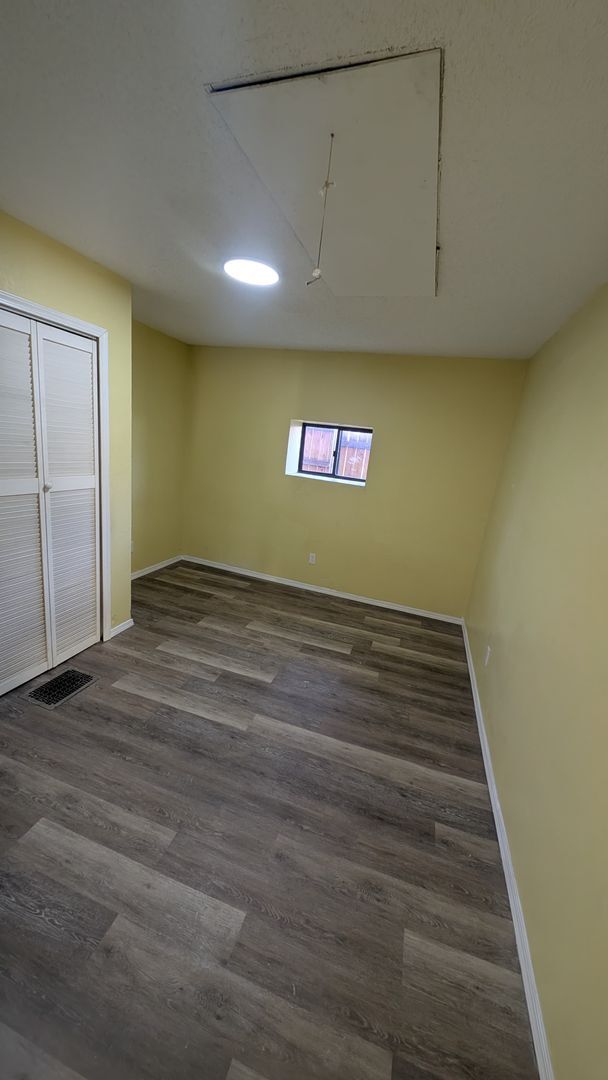 Building Photo - 3 bed 2 bath Renovated Rent Home