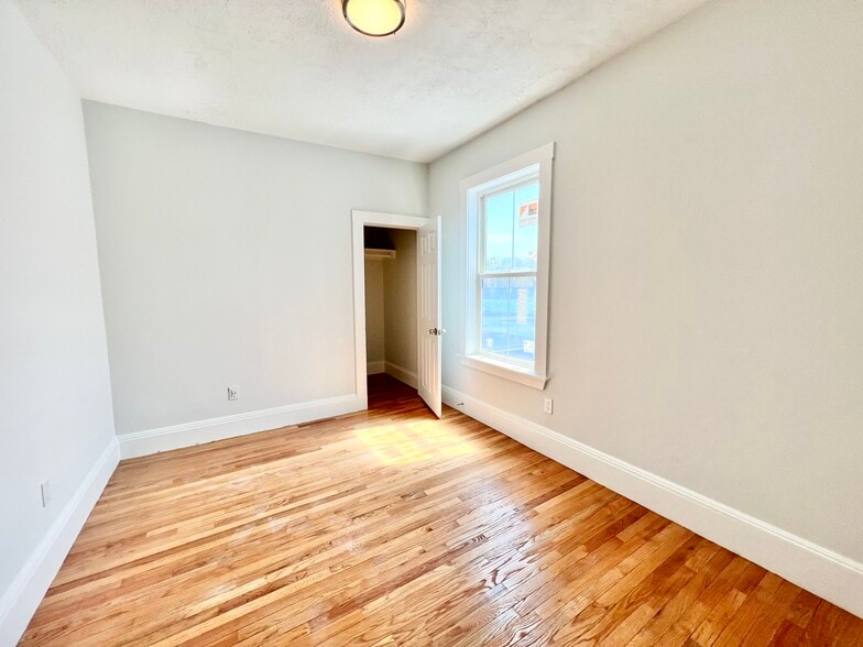 Building Photo - 79 Sydney St