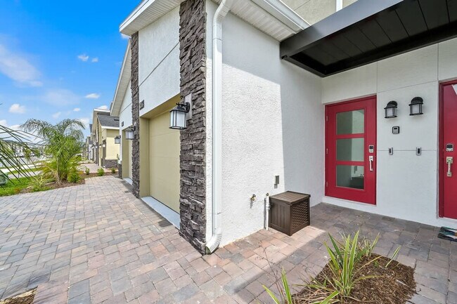 Building Photo - 1053 Splash Shot Pl