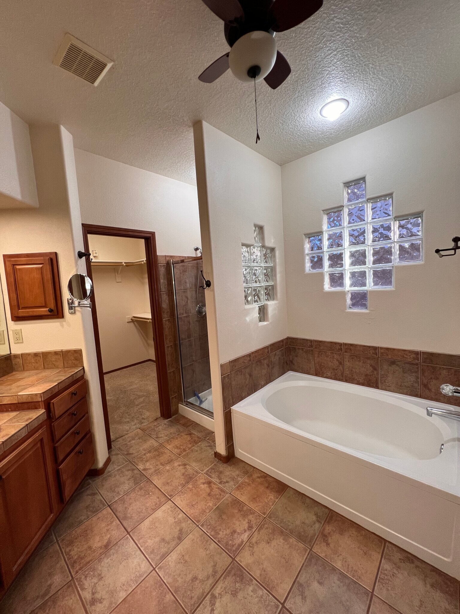 Building Photo - 13200 Bighorn Rd NE