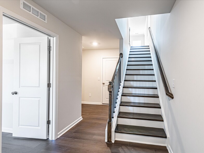 Building Photo - 235 Nahunta Dr