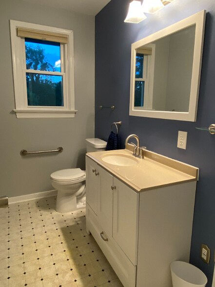 Building Photo - 1599 Early St