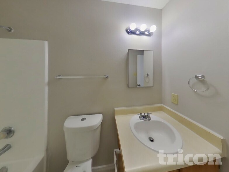 Building Photo - 6419 Beech Trail Dr