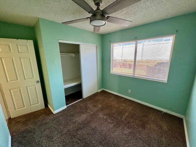 Building Photo - Nice 2 Bedroom Home with Large Backyard an...