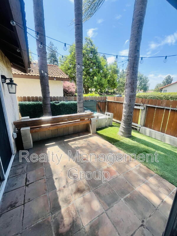 Building Photo - 1477 Saddle Way