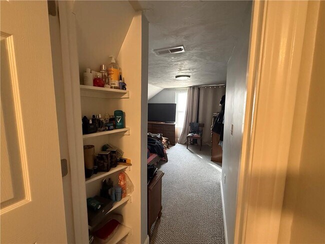 Building Photo - 251 High St