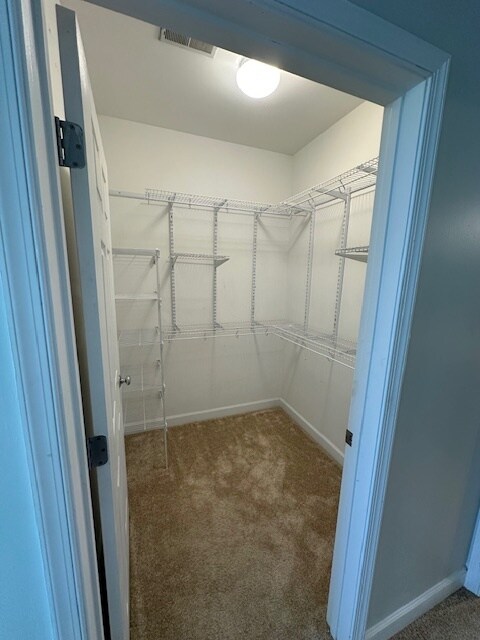 Master bedroom closet - 6185 Willow Pl