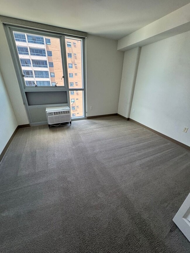 Building Photo - *PET FREINDLY* 3 Bedroom 2 Bathroom 1 Park...