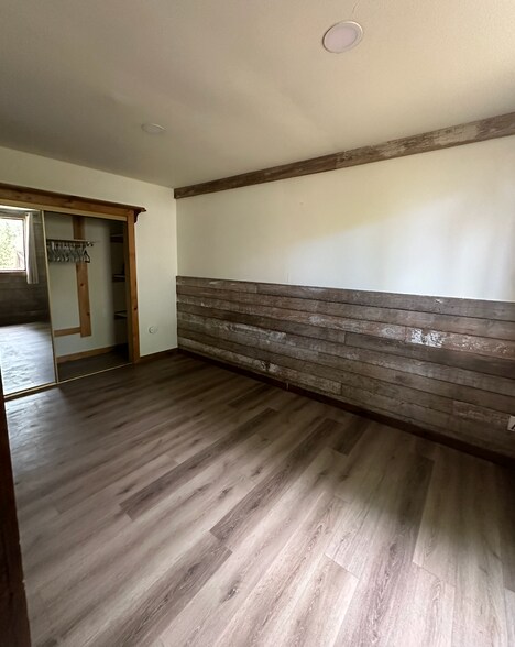 Building Photo - 472 Freear Dr