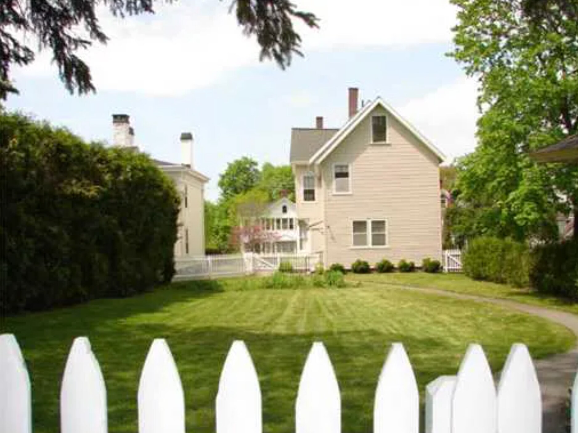 Building Photo - 163 Broadway