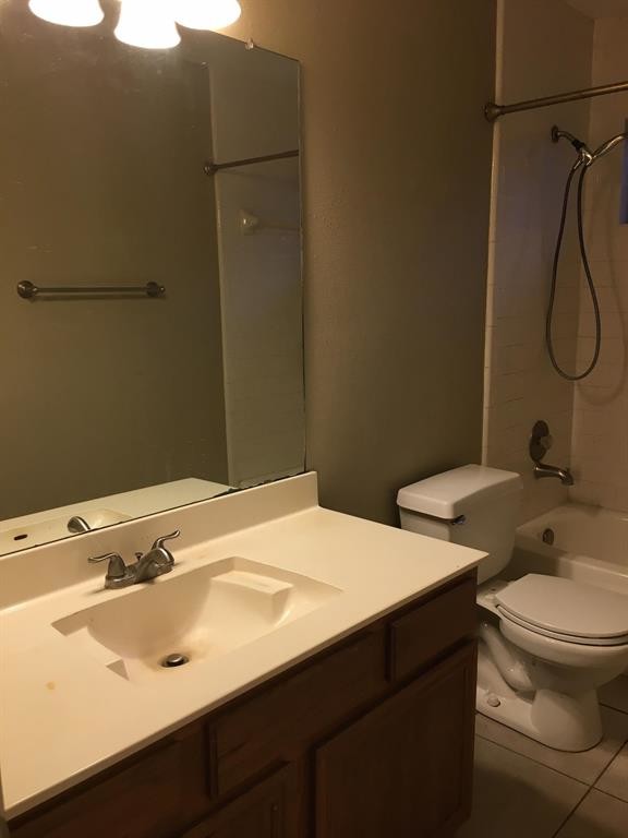 Building Photo - 2715 Abbey Field Dr