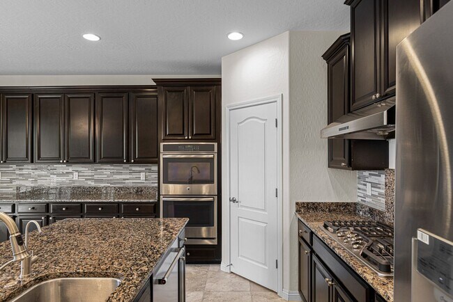 Building Photo - Beautiful West Vegas Home With Next Gen Suite