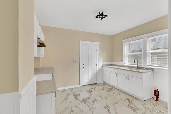 Building Photo - 100 Academy Ave