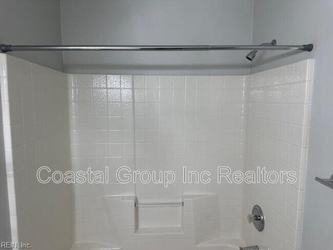 Building Photo - 2460 Dillingham Rd