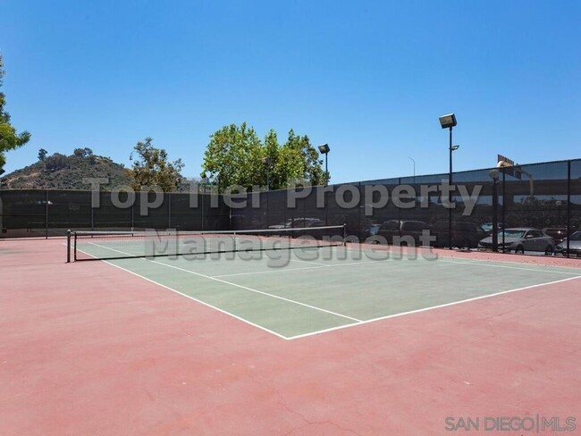 Building Photo - ***Light and Airy 1 Bed / 1 Bath Condo in ...