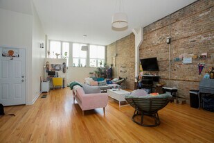 Building Photo - 1832 S Racine Ave