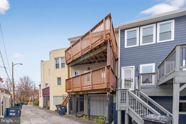 Building Photo - 4822 5th St NW