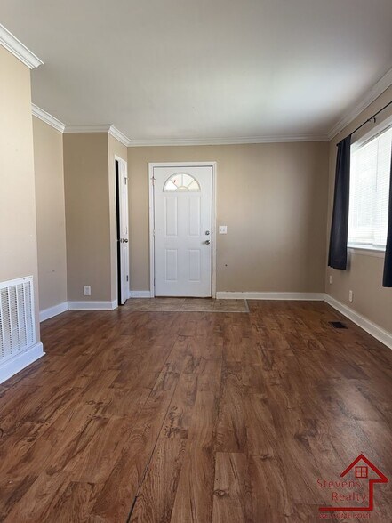 Building Photo - 4614 Dayton Blvd