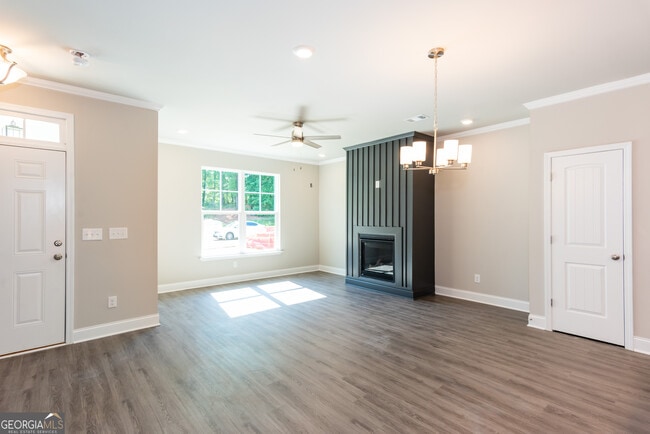 Building Photo - 3352 Landings S Dr SW