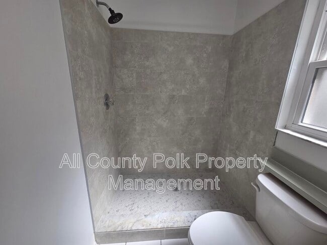 Building Photo - 1410 Bramblewood Dr