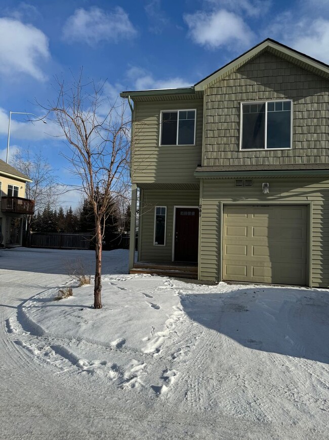 Primary Photo - 3 bedroom in desirable East side neighborhood