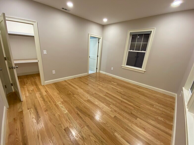 Building Photo - 583 Highland Ave