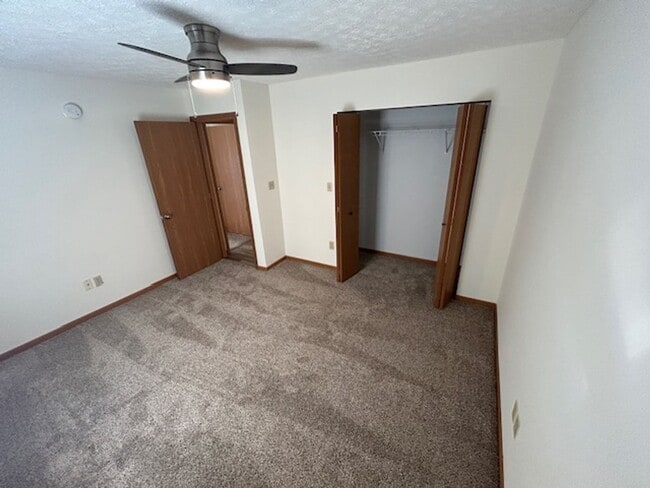 Building Photo - 2-Bedroom Ranch in Peaceful Piqua Neighbor...