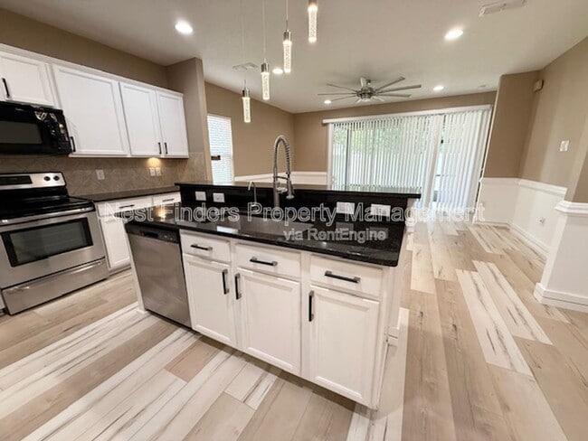 Building Photo - 7028 Beauhaven Ct