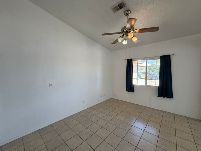 Building Photo - 1405 Secret Valley Dr SW