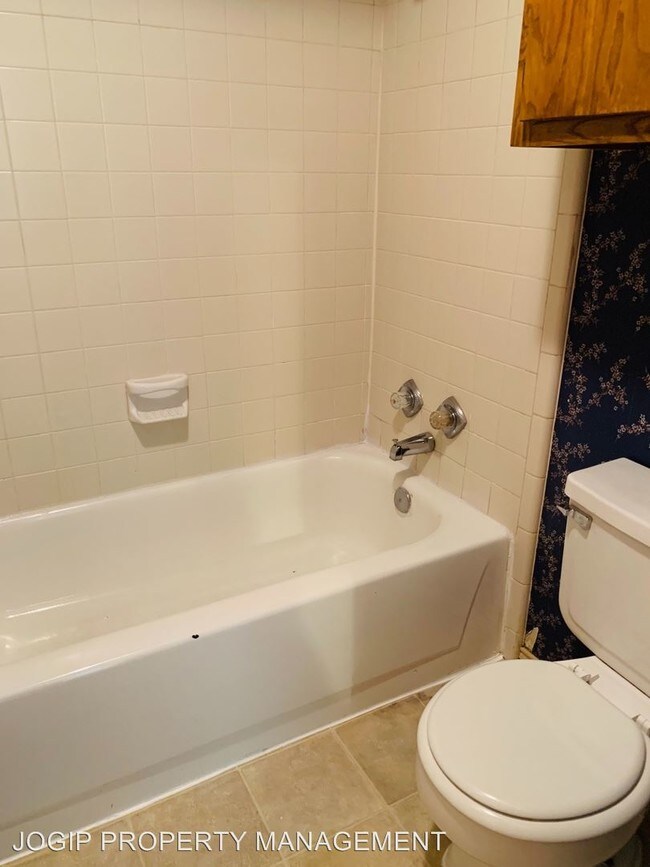 Building Photo - 2 br, 2 bath Apartment - 3141 TUDOR LANE