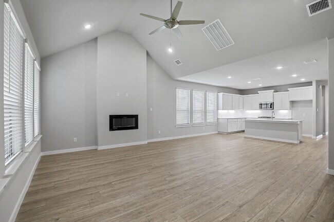 Building Photo - 1111 Birchwood Ln