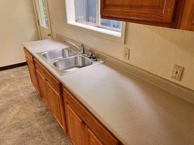 Building Photo - 1471