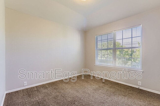 Building Photo - 924 Melted Candle Cove