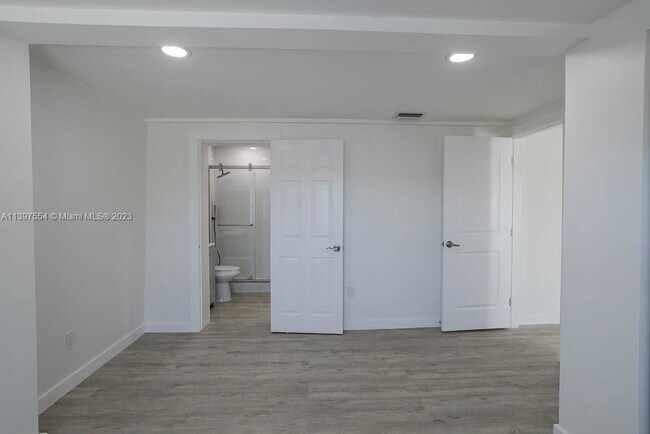 Building Photo - Hope Street, Hollywood, FL 33024 - 4 BR 2 ...